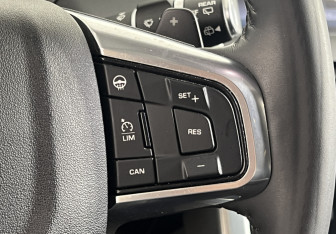 Подержанный автомобиль Land Rover Discovery Sport 2018 года (13 фото)