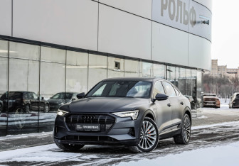 Подержанный автомобиль Audi e-tron Sportback 2021 года (1 фото)