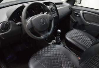 Подержанный автомобиль Renault Duster 2017 года (9 фото)