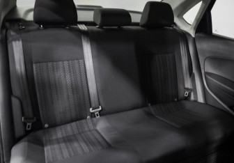 Подержанный автомобиль Volkswagen Polo Sedan 2016 года (20 фото)