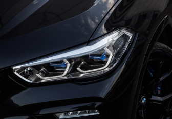 Подержанный автомобиль BMW X6 2020 года (3 фото)