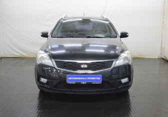 Подержанный автомобиль Kia Ceed Wagon 2010 года (2 фото)
