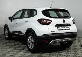 Подержанный автомобиль Renault Kaptur 2017 года (7 фото)