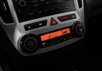 Подержанный автомобиль Kia Ceed Hatchback 2009 года (14 фото)