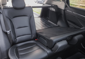 Подержанный автомобиль Geely Atlas Pro 2022 года (27 фото)