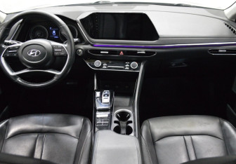 Подержанный автомобиль Hyundai Sonata 2023 года (14 фото)