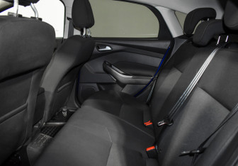 Подержанный автомобиль Ford Focus Hatchback 2015 года (12 фото)