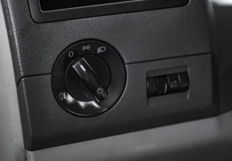 Подержанный автомобиль Volkswagen Transporter Van 2009 года (13 фото)