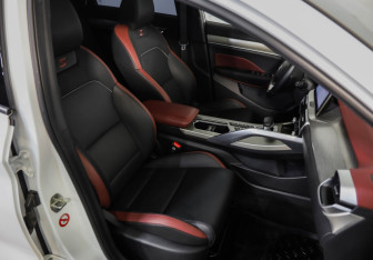 Подержанный автомобиль Geely Coolray 2023 года (26 фото)