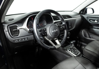 Подержанный автомобиль Kia Rio Sedan 2022 года (11 фото)