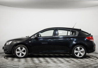 Подержанный автомобиль Chevrolet Cruze Hatchback 2012 года (8 фото)