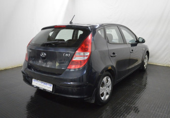 Подержанный автомобиль Hyundai i30 Hatchback 2010 года (5 фото)