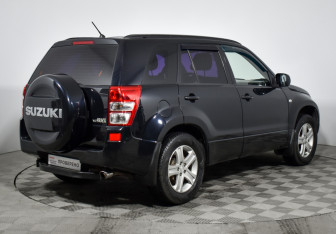 Подержанный автомобиль Suzuki Grand Vitara 2006 года (5 фото)