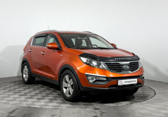 Подержанный автомобиль Kia Sportage 2011 года (3 фото)
