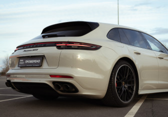 Подержанный автомобиль Porsche Panamera Wagon 2019 года (8 фото)