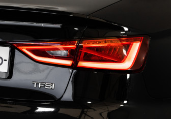 Подержанный автомобиль Audi A3 Sedan 2015 года (24 фото)