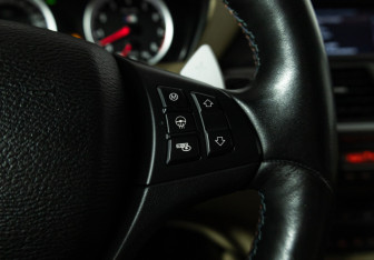 Подержанный автомобиль BMW X6 M 2011 года (19 фото)