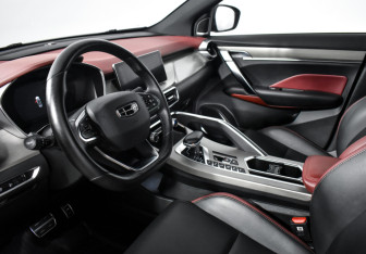 Подержанный автомобиль Geely Coolray 2022 года (9 фото)