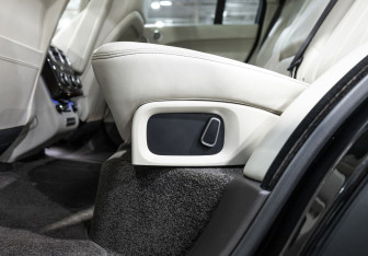 Подержанный автомобиль Land Rover Range Rover 2014 года (20 фото)