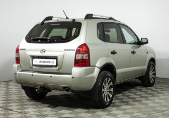 Подержанный автомобиль Hyundai Tucson 2008 года (5 фото)