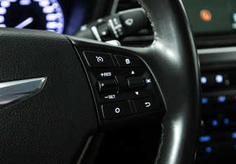 Подержанный автомобиль Hyundai Genesis 2015 года (18 фото)