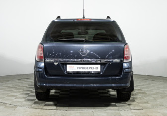 Подержанный автомобиль Opel Astra Wagon 2010 года (6 фото)