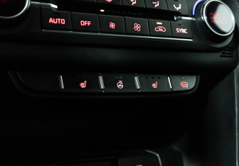 Подержанный автомобиль Kia Ceed Wagon 2020 года (16 фото)