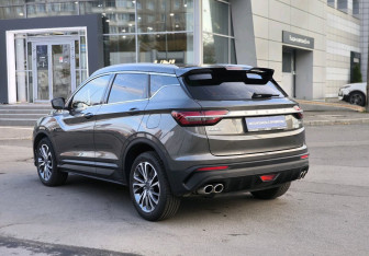 Подержанный автомобиль Geely Coolray 2023 года (6 фото)