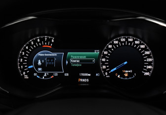 Подержанный автомобиль Ford Mondeo Sedan 2016 года (19 фото)