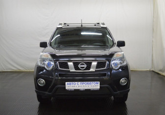 Подержанный автомобиль Nissan X-Trail 2011 года (2 фото)
