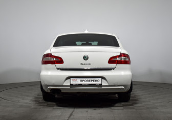 Подержанный автомобиль Skoda Superb Liftback 2011 года (6 фото)
