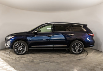 Подержанный автомобиль Infiniti QX60 2018 года (8 фото)