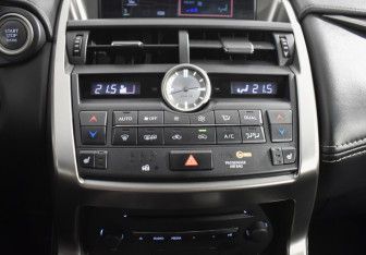 Подержанный автомобиль Lexus NX 2016 года (17 фото)