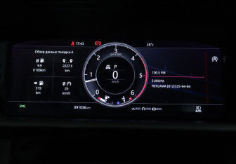 Подержанный автомобиль Land Rover Discovery 2019 года (20 фото)