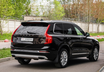 Подержанный автомобиль Volvo XC90 2015 года (6 фото)