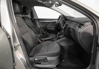 Подержанный автомобиль Skoda Octavia Liftback 2018 года (21 фото)