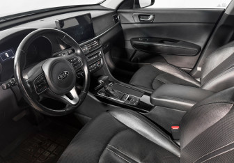 Подержанный автомобиль Kia Optima Sedan 2017 года (9 фото)