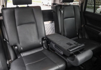 Подержанный автомобиль Toyota Land Cruiser Prado 2018 года (32 фото)