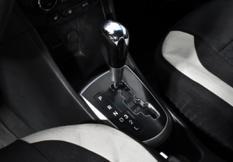 Подержанный автомобиль Hyundai Solaris Sedan 2012 года (11 фото)