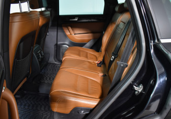 Подержанный автомобиль Volkswagen Touareg 2014 года (11 фото)
