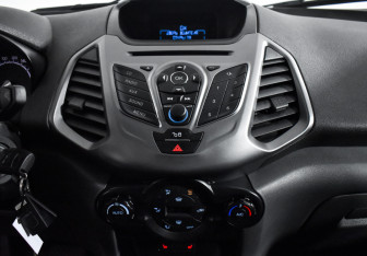 Подержанный автомобиль Ford EcoSport 2015 года (16 фото)