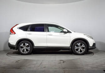 Подержанный автомобиль Honda CR-V 2013 года (4 фото)