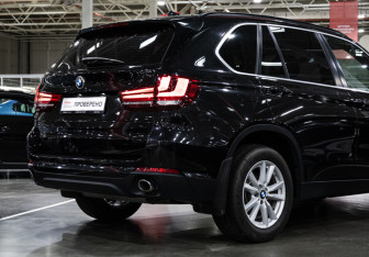 Подержанный автомобиль BMW X5 2018 года (8 фото)