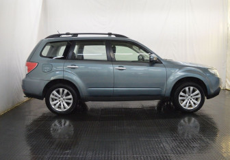Подержанный автомобиль Subaru Forester Suv 2010 года (4 фото)