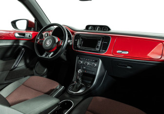 Подержанный автомобиль Volkswagen Beetle Hatchback 2013 года (9 фото)