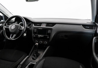 Подержанный автомобиль Skoda Octavia Liftback 2017 года (9 фото)