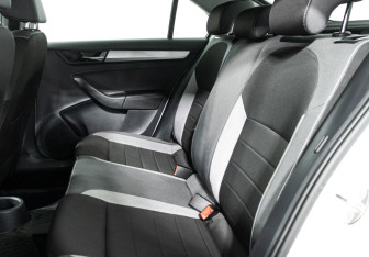 Подержанный автомобиль Skoda Rapid Liftback 2019 года (10 фото)