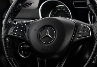 Подержанный автомобиль Mercedes-Benz GLE 2016 года (14 фото)