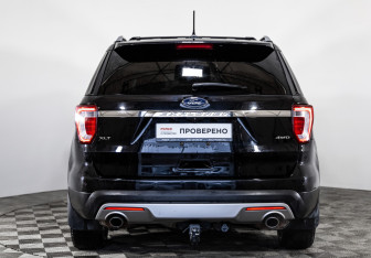 Подержанный автомобиль Ford Explorer 2017 года (6 фото)