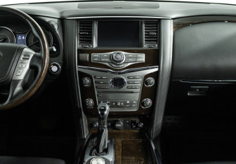 Подержанный автомобиль Infiniti QX80 2018 года (14 фото)